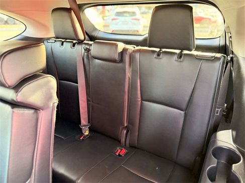 Used 2024 Toyota Highlander XLE image 20