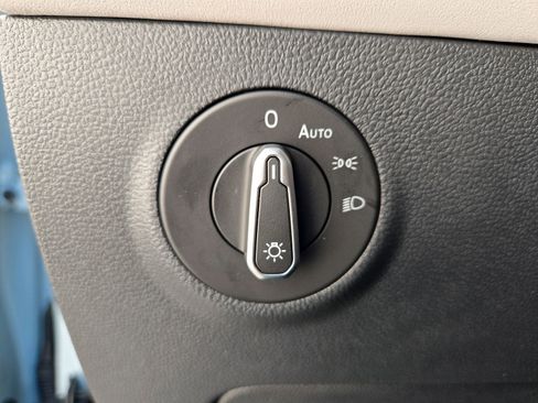 New 2026 Volkswagen Taos SE image 15