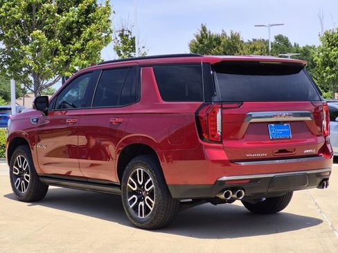 Used 2024 GMC Yukon AT4 AWD/4WD image 4