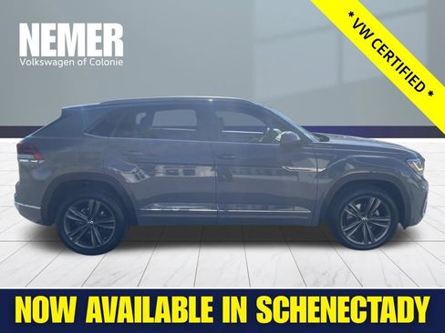 Certified 2021 Volkswagen Atlas Cross Sport SE w/ Panoramic Sunroof Package AWD/4WD image 8