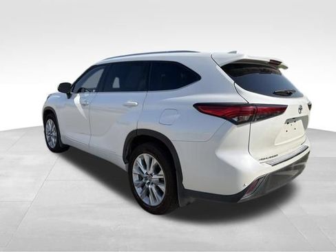 Used 2021 Toyota Highlander Limited AWD/4WD image 7