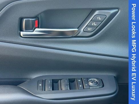 New 2026 Toyota Prius Plug-In Hybrid FWD image 18