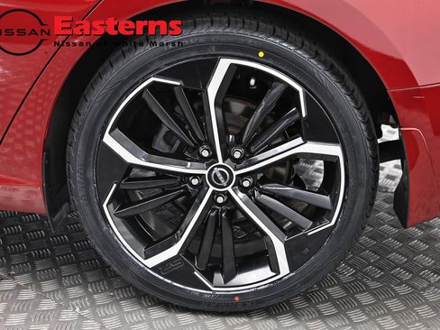 Used 2023 Nissan Altima 2.5 SR w/ SR Premium Package FWD image 32