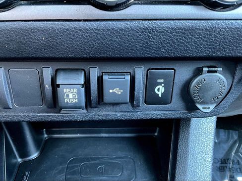 Used 2023 Toyota Tacoma TRD Off-Road AWD/4WD image 17