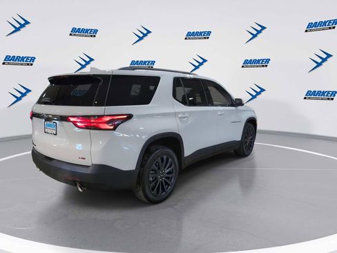 Used 2023 Chevrolet Traverse RS image 8