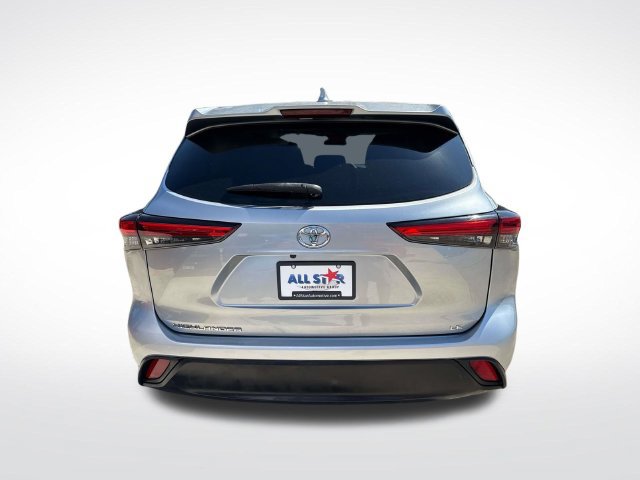 Used 2021 Toyota Highlander LE FWD image 7
