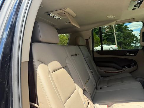 Used 2020 Chevrolet Suburban Premier AWD/4WD image 50