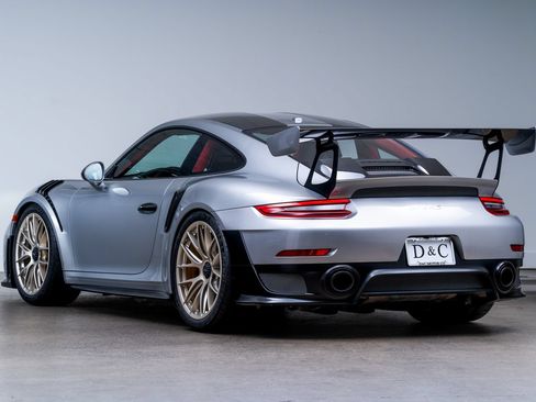 Used 2018 Porsche 911 GT2 RS w/ Weissach Package RWD image 5
