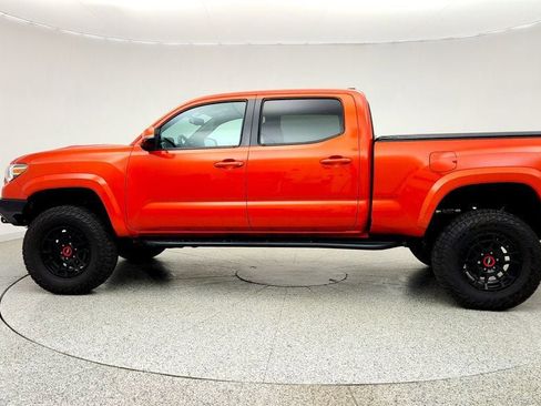 Used 2016 Toyota Tacoma TRD Sport w/ Towing Package AWD/4WD image 8