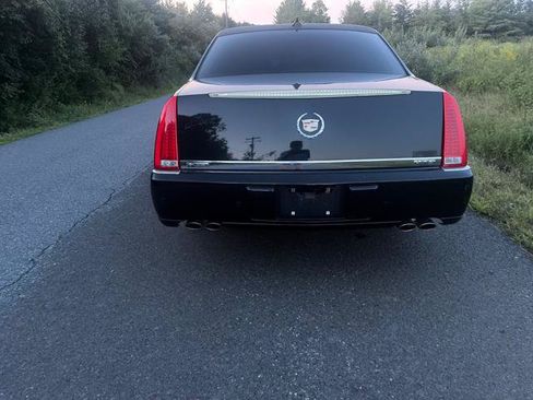 Used 2011 Cadillac DTS Limousine FWD image 6