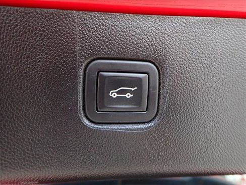 Used 2024 Chevrolet Blazer LT image 9