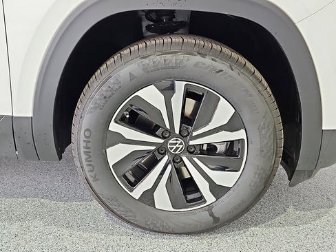 New 2026 Volkswagen Atlas Cross Sport SE AWD/4WD image 5