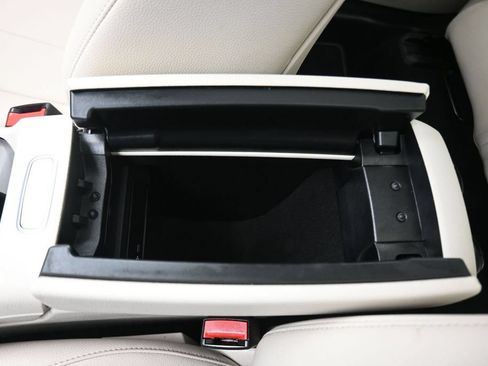 Used 2022 Mercedes-Benz GLB 250 4MATIC image 31