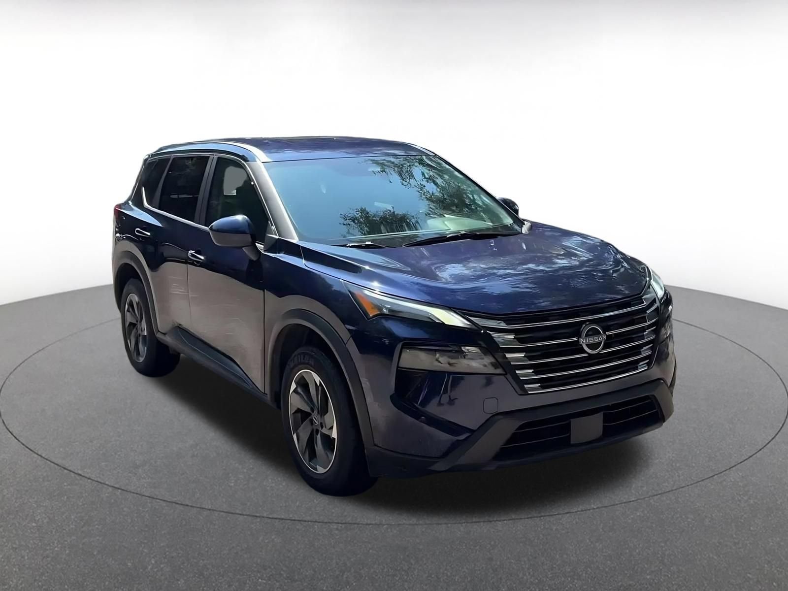 Used 2025 Nissan Rogue SV FWD image 3