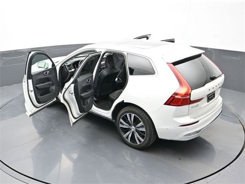 Used 2022 Volvo XC60 B6 Inscription w/ Advanced Package image 23