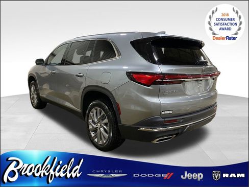 Used 2025 Buick Enclave Preferred image 6