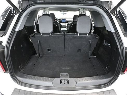 Used 2020 Ford Explorer XLT w/ Equipment Group 202A image 43