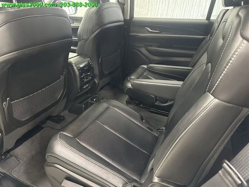 Used 2023 Jeep Grand Cherokee L Limited AWD/4WD image 9
