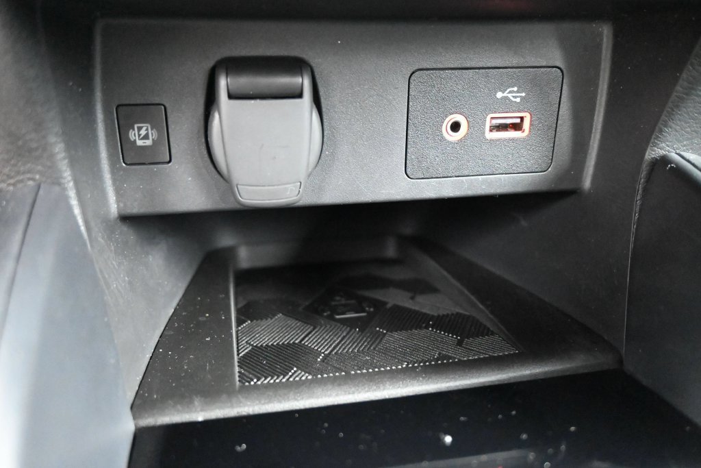 Used 2024 Nissan Versa SV w/ Trunk Package FWD image 12