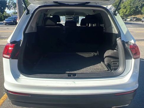 Used 2020 Volkswagen Tiguan S image 9