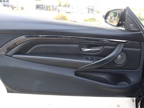 Used 2015 BMW M4 Convertible image 23