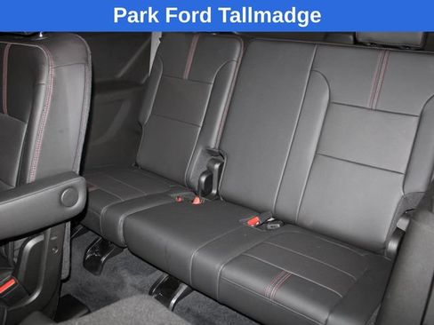 Used 2023 Chevrolet Traverse RS AWD/4WD image 29