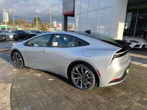 New 2026 Toyota Prius Plug-In Hybrid image 3