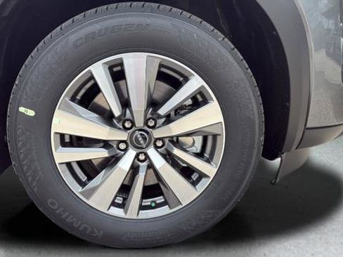 New 2026 Nissan Pathfinder SL AWD/4WD image 40