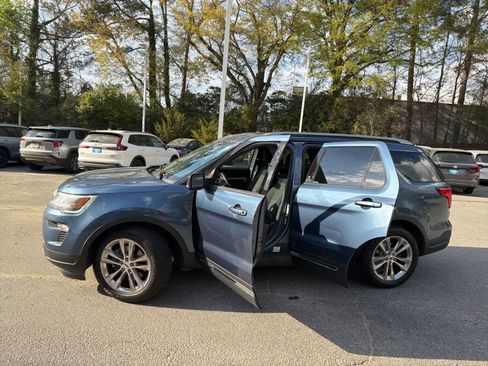 Used 2019 Ford Explorer XLT w/ Equipment Group 201A image 17