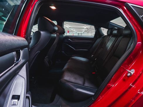 Used 2018 Honda Accord Sport image 20