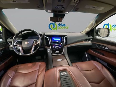 Used 2018 Cadillac Escalade ESV Premium Luxury image 29