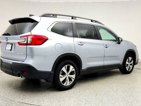 Used 2023 Subaru Ascent Premium w/ Convenience Package image 4