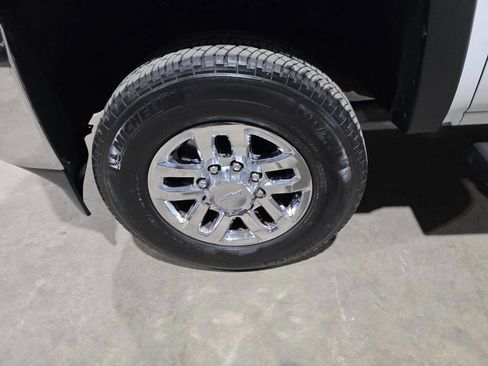 Used 2015 Chevrolet Silverado 2500 LT w/ LT Convenience Package AWD/4WD image 23