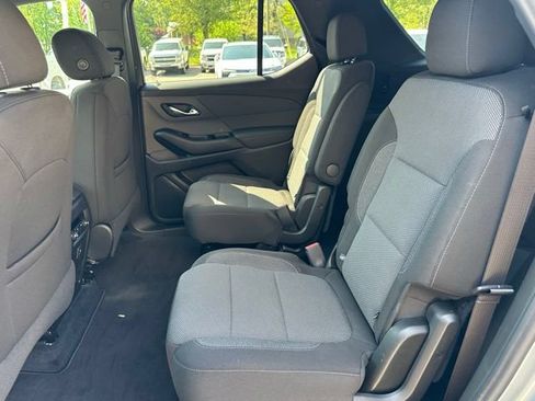 Used 2023 Chevrolet Traverse LT FWD image 24