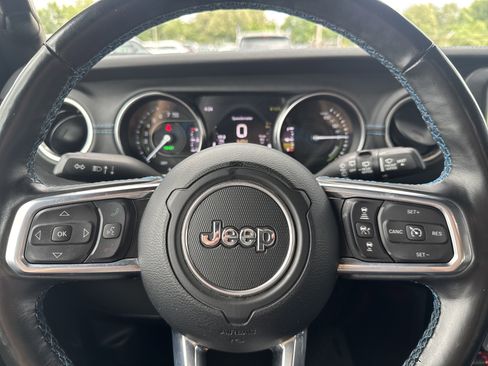 Used 2022 Jeep Wrangler Unlimited Rubicon 4xe AWD/4WD image 10