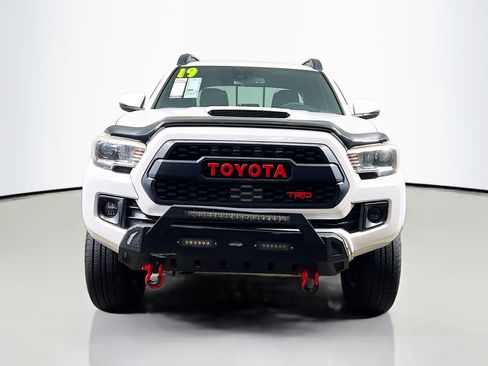 Used 2019 Toyota Tacoma TRD Sport image 11