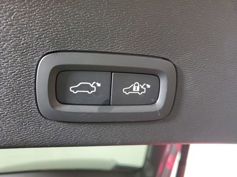 Certified 2023 Volvo C40 P8 Recharge Ultimate image 12