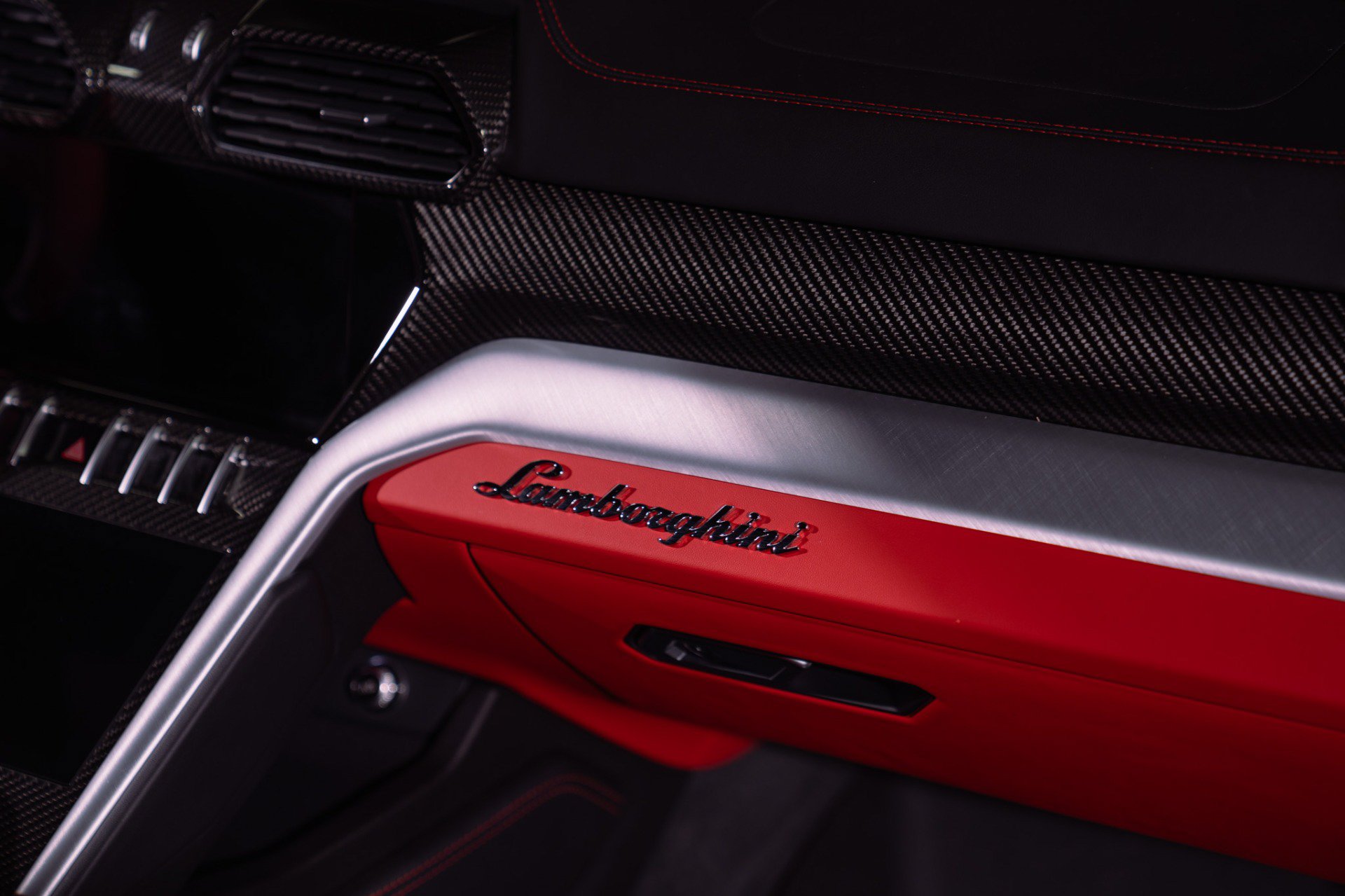 Used 2022 Lamborghini Urus AWD/4WD image 38