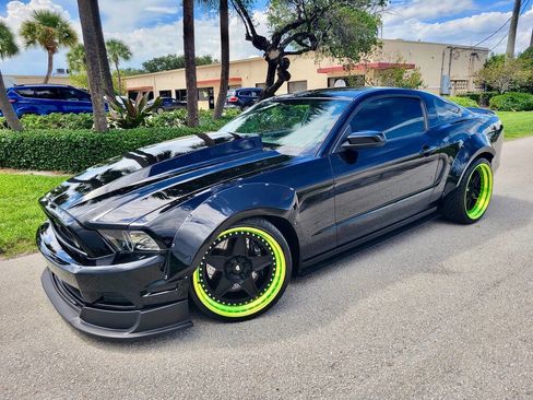 Used 2013 Ford Mustang GT w/ GT Track Pkg image 3