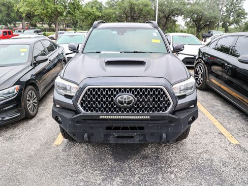 Used 2019 Toyota Tacoma TRD Sport AWD/4WD image 5