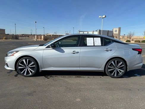 Used 2022 Nissan Altima 2.5 SR image 3