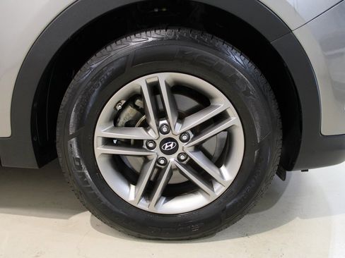 Used 2017 Hyundai Santa Fe Sport image 11