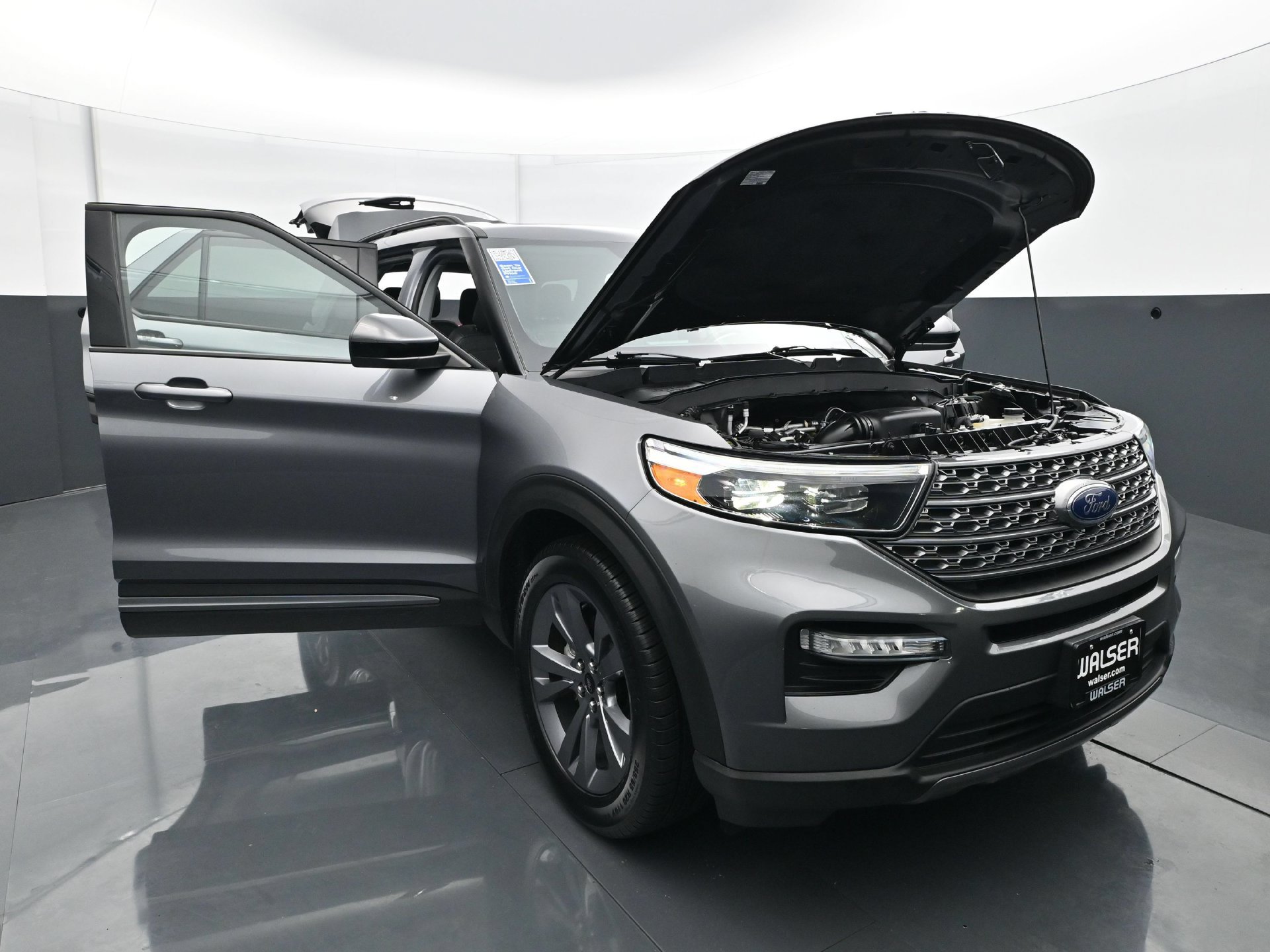 Used 2022 Ford Explorer XLT w/ Equipment Group 202A AWD/4WD image 40