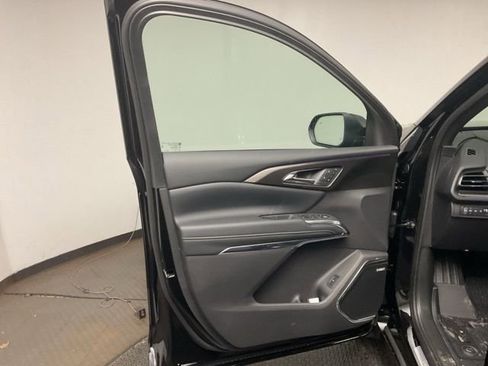 New 2026 Chevrolet Traverse High Country w/ LPO, Floor Liner Package image 9