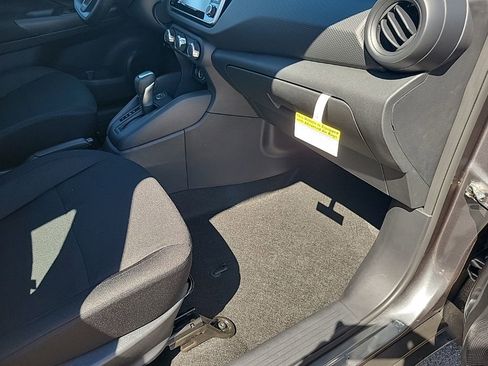 New 2025 Nissan Kicks Play S image 40