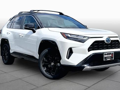 Used 2022 Toyota RAV4 XSE AWD/4WD image 3