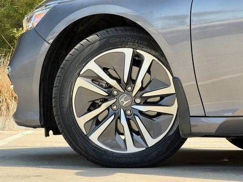 Used 2019 Honda Accord Hybrid image 6
