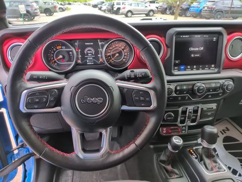 Used 2023 Jeep Wrangler Unlimited Rubicon w/ Cold Weather Group AWD/4WD image 33