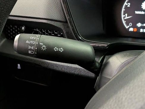 Used 2023 Honda CR-V LX image 13