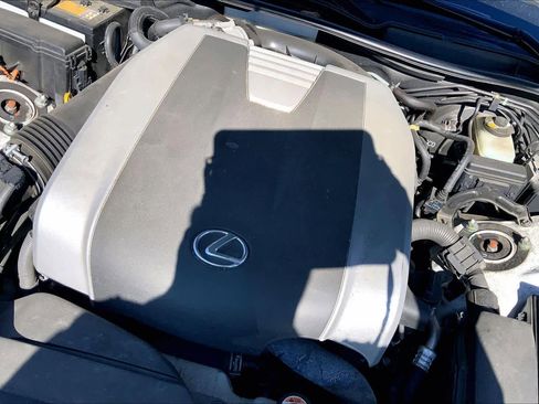 Used 2019 Lexus IS 300 AWD image 32